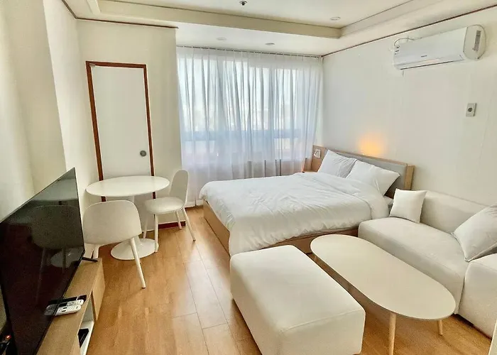 Sinsa Apartment Seoul
